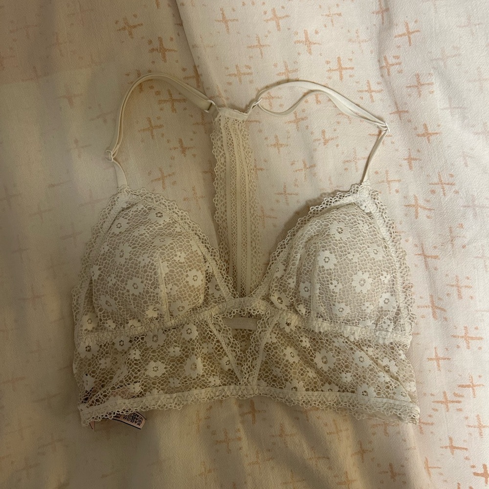Victoria's Secret Floral Lace Bralette in Cream